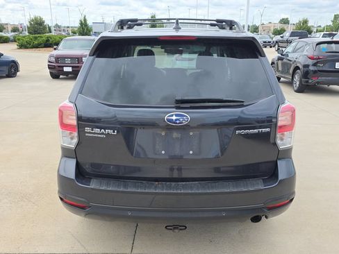 Used 2018 Subaru Forester 2.5i Touring AWD/4WD image 4