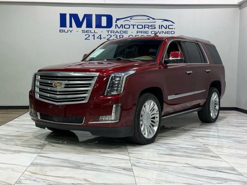 Used 2016 Cadillac Escalade Platinum image 2