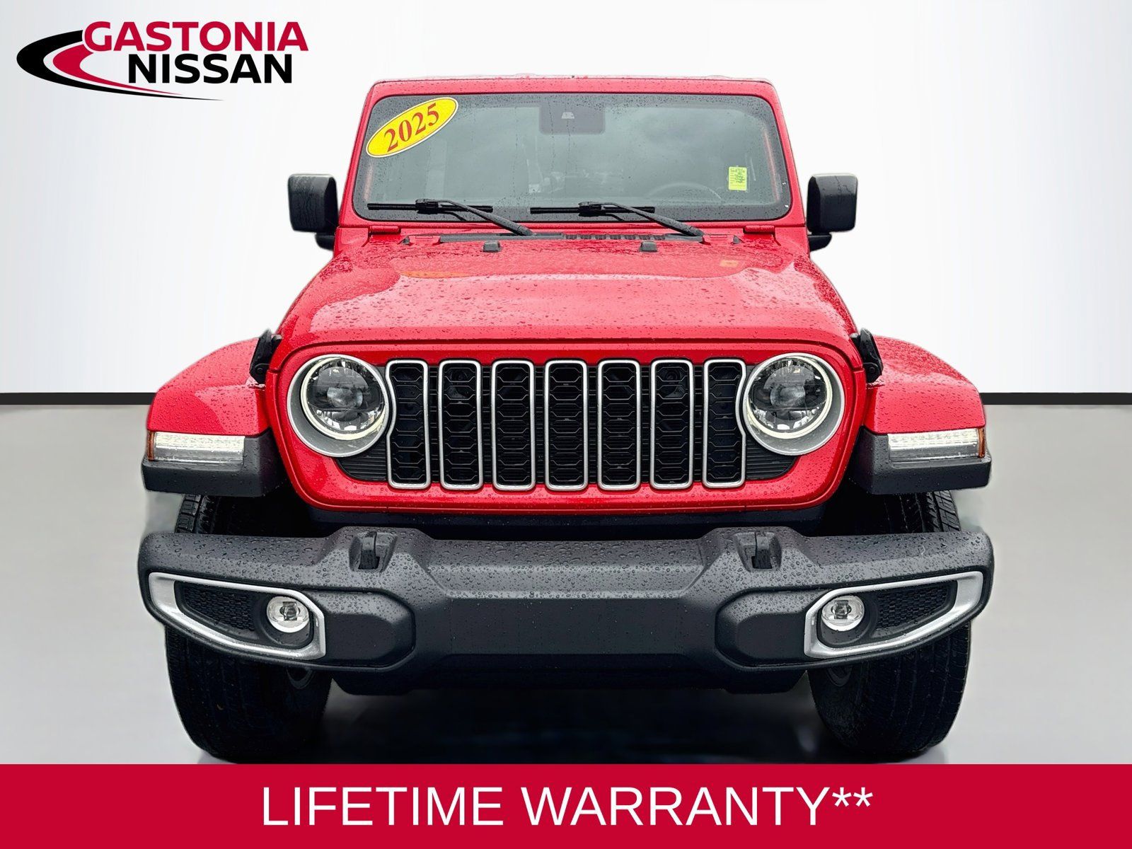 Used 2025 Jeep Wrangler Unlimited Sahara AWD/4WD image 2