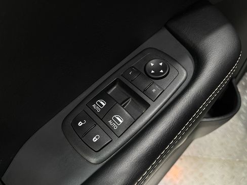Used 2022 Dodge Challenger SRT Hellcat w/ Plus Package RWD image 15