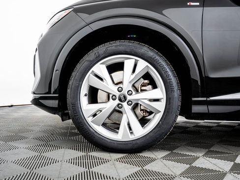 Used 2023 Audi Q4 e-tron Prestige AWD/4WD image 6