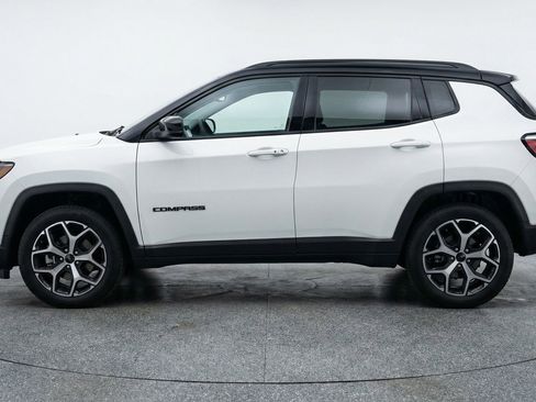 Used 2025 Jeep Compass Limited AWD/4WD image 5