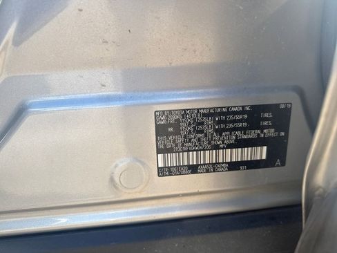 Used 2019 Toyota RAV4 XLE Premium w/ Cold Weather Package FWD image 31