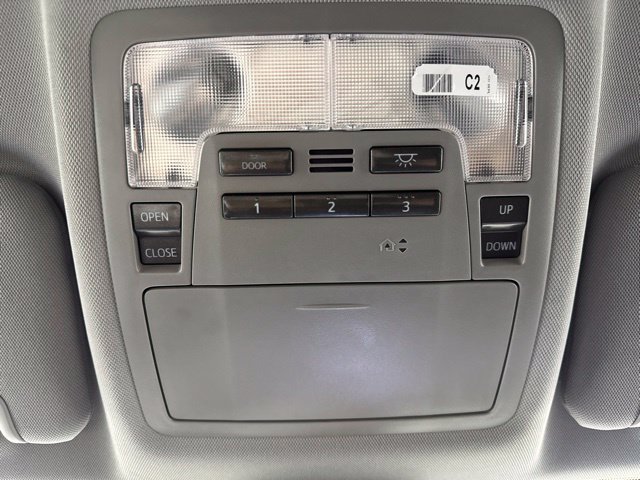 Used 2018 Toyota Highlander Limited AWD/4WD image 15