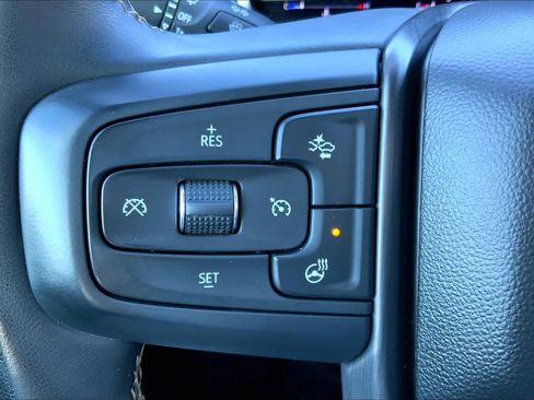 Used 2024 GMC Sierra 2500 AT4 w/ Technology Package image 21