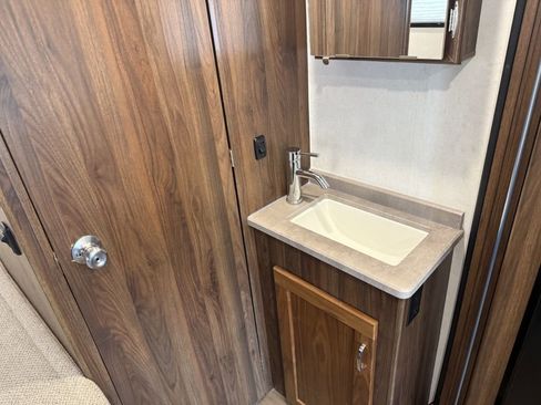 Used 2019 Mercedes-Benz Sprinter 170 image 62