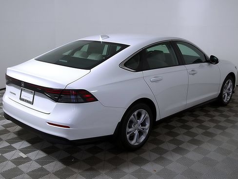 Used 2025 Honda Accord LX image 7