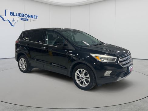 Used 2017 Ford Escape SE FWD image 3