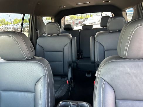 Used 2025 Chevrolet Traverse LT AWD/4WD image 6
