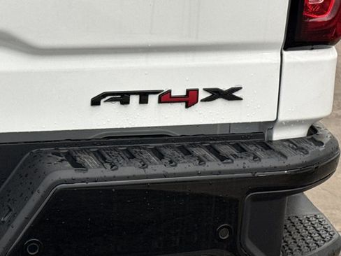 New 2026 GMC Sierra 1500 AT4X w/ LPO, Black Badging Package AWD/4WD image 10