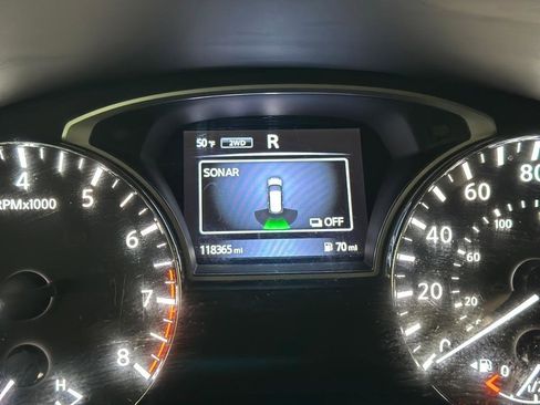 Used 2017 Nissan Pathfinder SV image 24