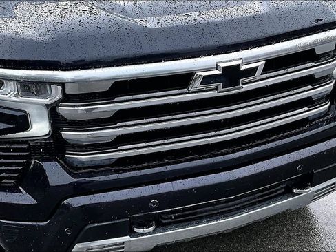 Used 2024 Chevrolet Silverado 1500 High Country w/ High Country Premium Package AWD/4WD image 30