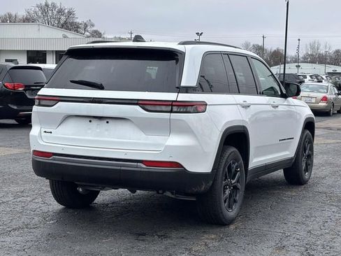 New 2026 Jeep Grand Cherokee 4WD image 32