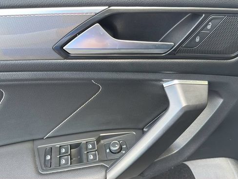 Used 2023 Volkswagen Tiguan SE R-Line FWD image 21