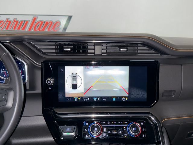 Used 2023 GMC Sierra 1500 AT4 w/ Technology Package AWD/4WD image 10
