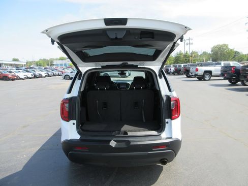 Used 2021 GMC Acadia SLE w/ Driver Convenience Package FWD image 7
