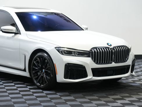 Used 2020 BMW 750i xDrive image 9