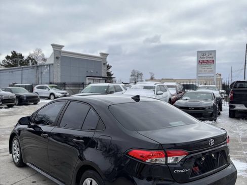 Used 2022 Toyota Corolla LE image 5