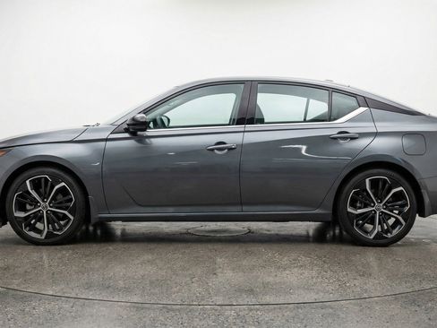 Used 2025 Nissan Altima 2.5 SR image 5