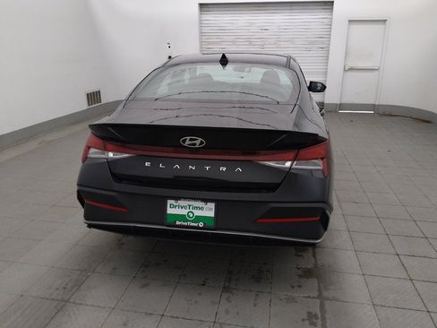 Used 2025 Hyundai Elantra Sport FWD image 7