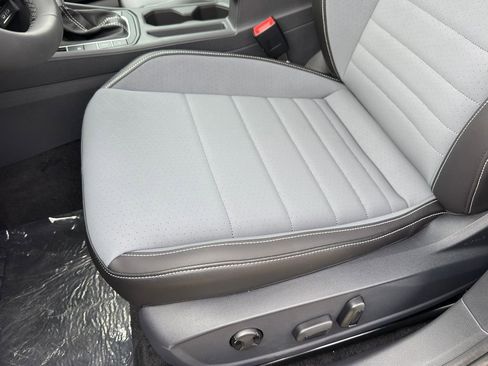 New 2026 Volkswagen Jetta SE FWD image 13