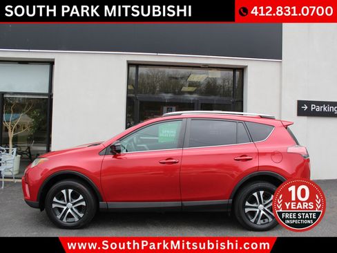 Used 2017 Toyota RAV4 LE image 1