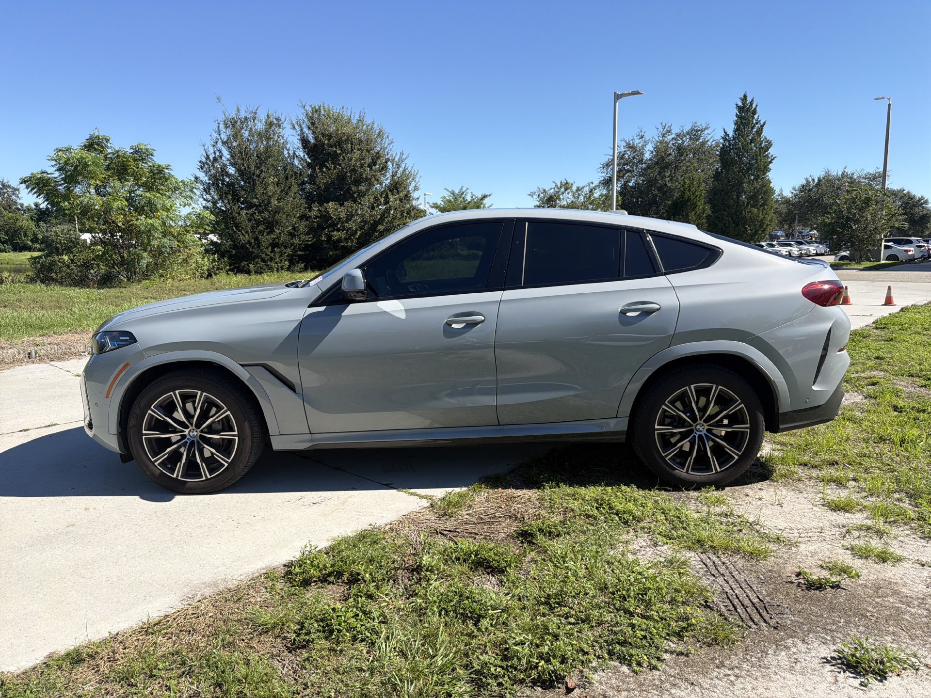 Used 2024 BMW X6 xDrive40i w/ Premium Package AWD/4WD image 7