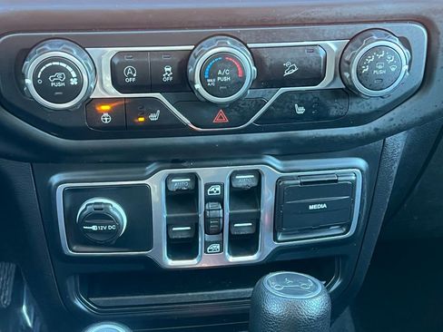 Used 2018 Jeep Wrangler Unlimited Sport S AWD/4WD image 30