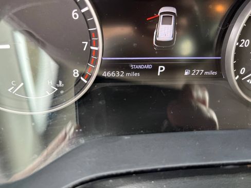 Used 2022 Nissan Pathfinder SL w/ SL Premium Package FWD image 11