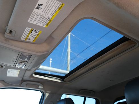 Used 2021 Nissan Frontier PRO-4X w/ Pro-4x Utility Package image 30