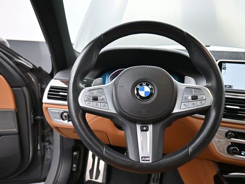 Used 2022 BMW 750i xDrive w/ Executive Package image 13