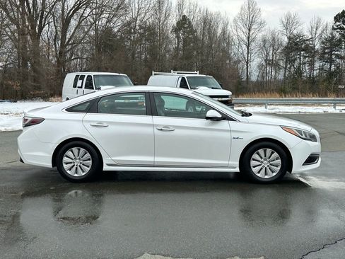 Used 2016 Hyundai Sonata SE image 8