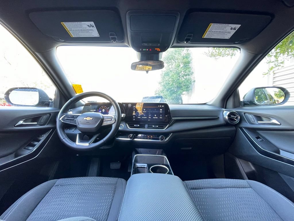 Used 2025 Chevrolet Equinox LT FWD image 28