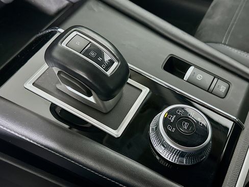 Used 2024 Mitsubishi Outlander SE image 25