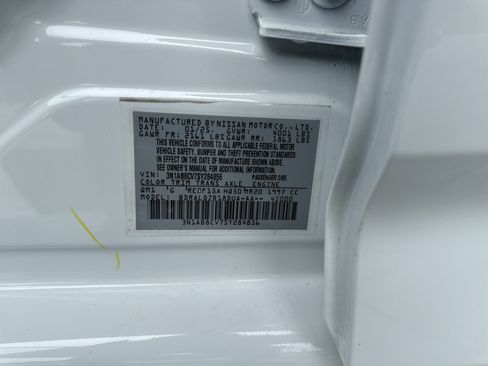 Used 2025 Nissan Sentra SV FWD image 32