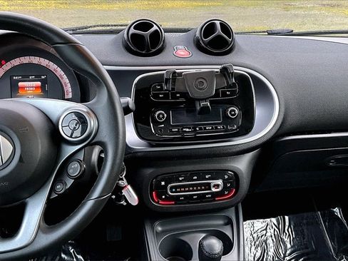 Used 2016 smart fortwo Prime image 7