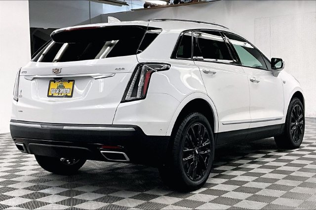 Used 2025 Cadillac XT5 Sportv w/ Technology Package AWD/4WD image 13
