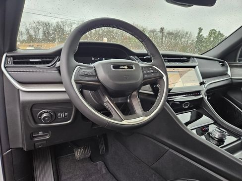 New 2026 Jeep Grand Cherokee Limited RWD image 14