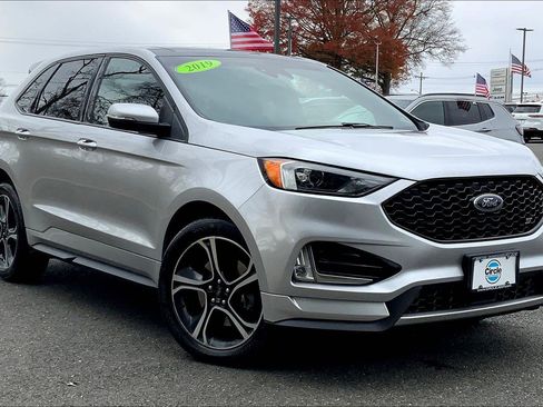 Used 2019 Ford Edge ST w/ Cold Weather Package image 2