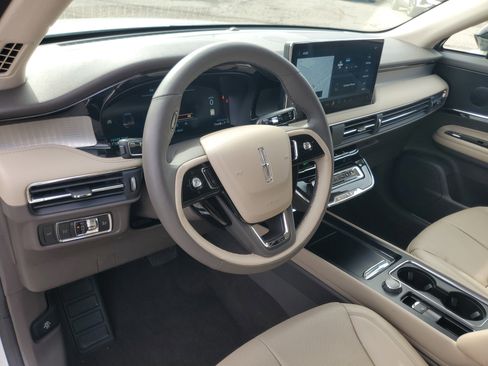 Certified 2023 Lincoln Corsair AWD w/ Equipment Group 101A image 13