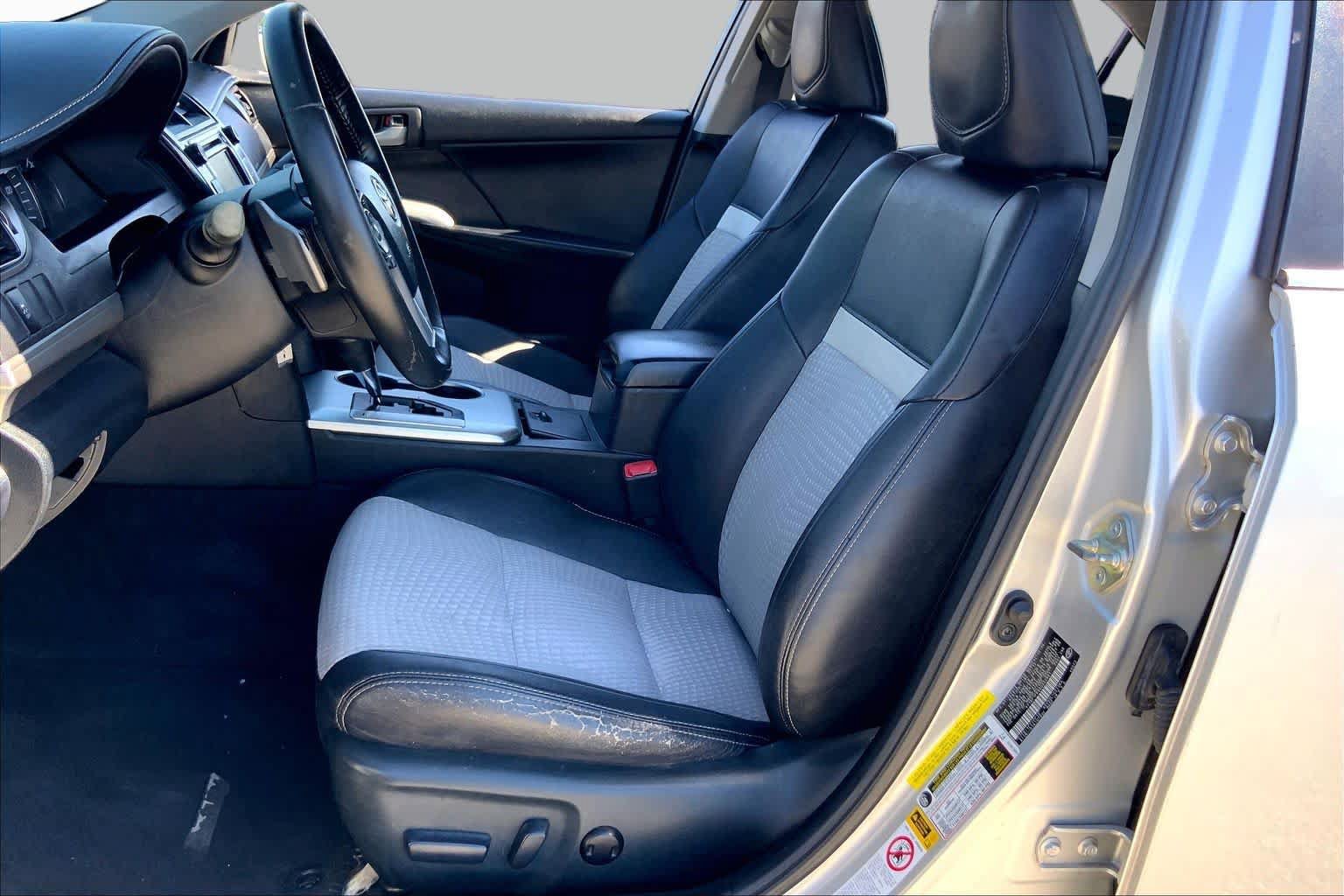 Used 2013 Toyota Camry SE FWD image 8