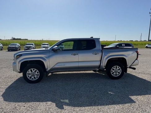 Used 2024 Toyota Tacoma SR5 AWD/4WD image 6