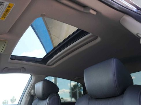 Used 2018 Honda Accord Touring image 25