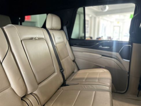 Used 2024 Cadillac Escalade Premium Luxury AWD/4WD image 26