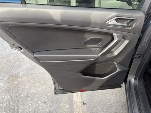Used 2022 Volkswagen Tiguan S image 9