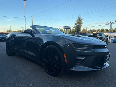 Used 2017 Chevrolet Camaro SS image 3