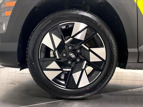Used 2025 Hyundai Kona SEL image 9