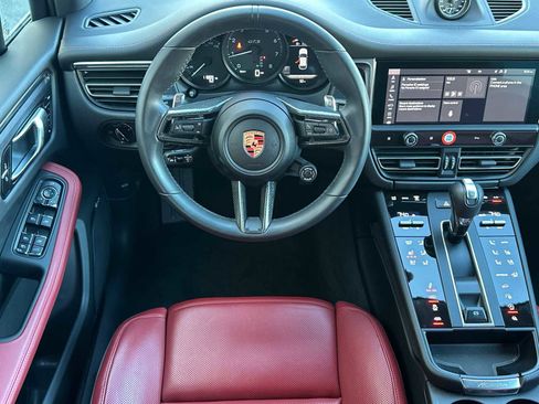 Certified 2025 Porsche Macan GTS image 15