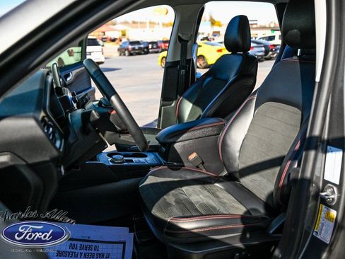 Used 2022 Ford Escape SEL w/ SEL Stealth AWD Package image 10