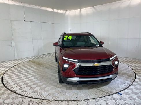Used 2024 Chevrolet TrailBlazer LT w/ Convenience Package FWD image 1